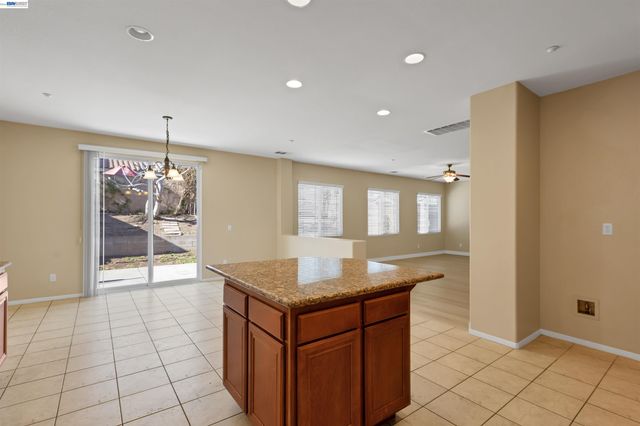 16166 Meadowmeer Ln, Fontana, CA 92336