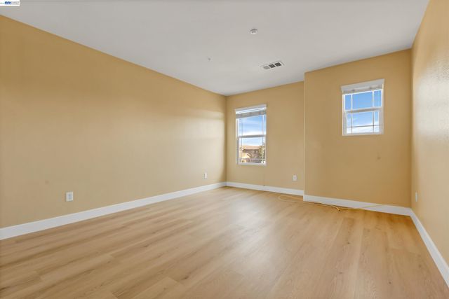 16166 Meadowmeer Ln, Fontana, CA 92336