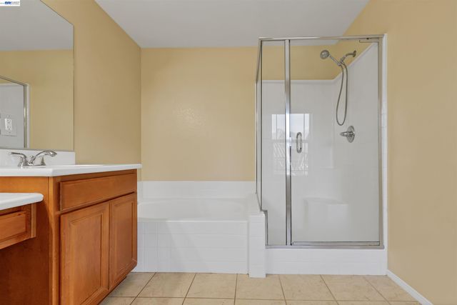 16166 Meadowmeer Ln, Fontana, CA 92336