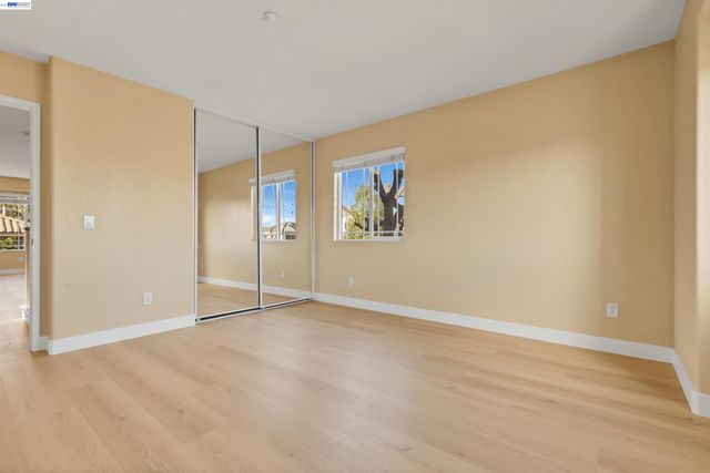 16166 Meadowmeer Ln, Fontana, CA 92336