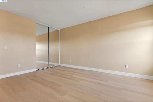 16166 Meadowmeer Ln, Fontana, CA 92336