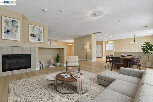 16166 Meadowmeer Ln, Fontana, CA 92336