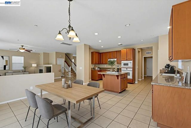 16166 Meadowmeer Ln, Fontana, CA 92336