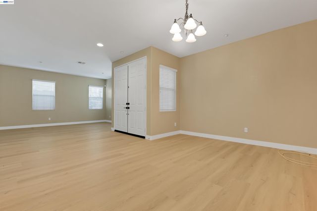 16166 Meadowmeer Ln, Fontana, CA 92336