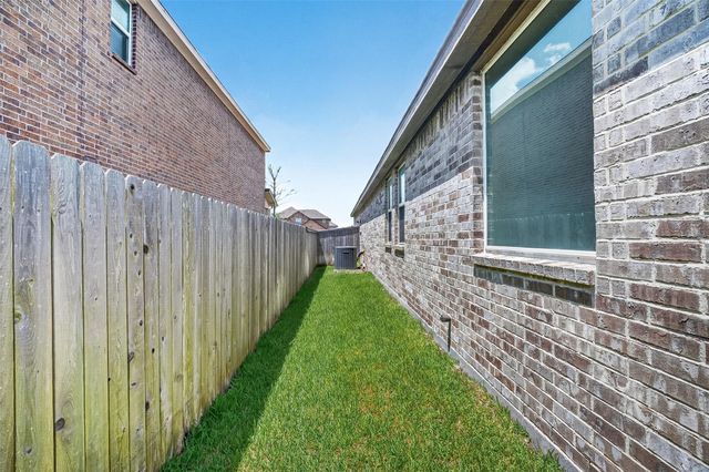 2507 Hatton Terrace Lane, Pearland, TX 77089