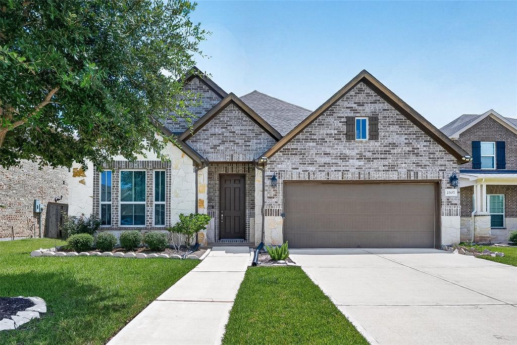 2507 Hatton Terrace Lane, Pearland, TX 77089