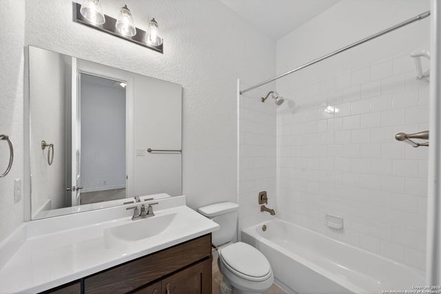 28640 Bull Gate, Boerne, TX 78015