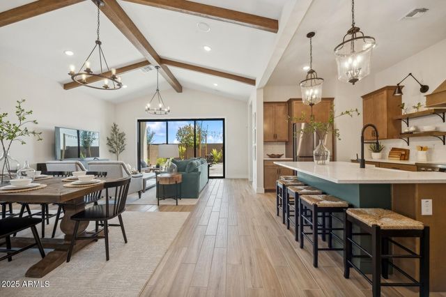 42119 N Tiger Way, San Tan Valley, AZ 85140