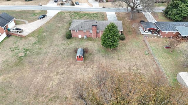 111 Mckenzie Street, Adairsville, GA 30103