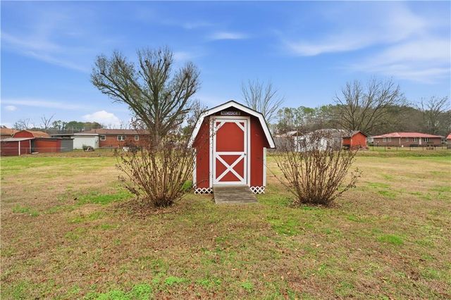 111 Mckenzie Street, Adairsville, GA 30103