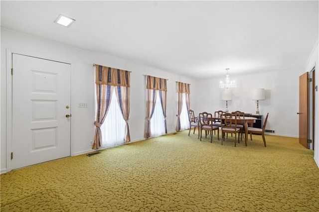 111 Mckenzie Street, Adairsville, GA 30103