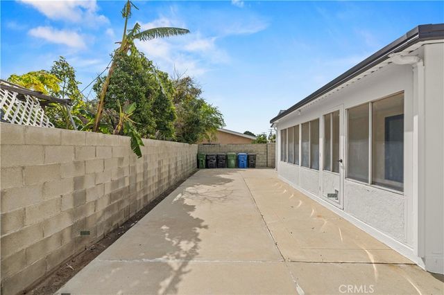 8028 Coldwater Canyon Avenue, North Hollywood, CA 91605
