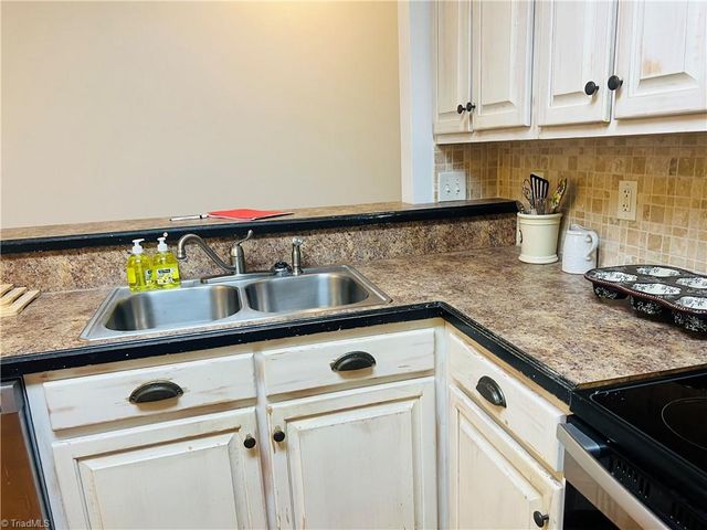 165 Virginia Street 309, Mount Airy, NC 27030