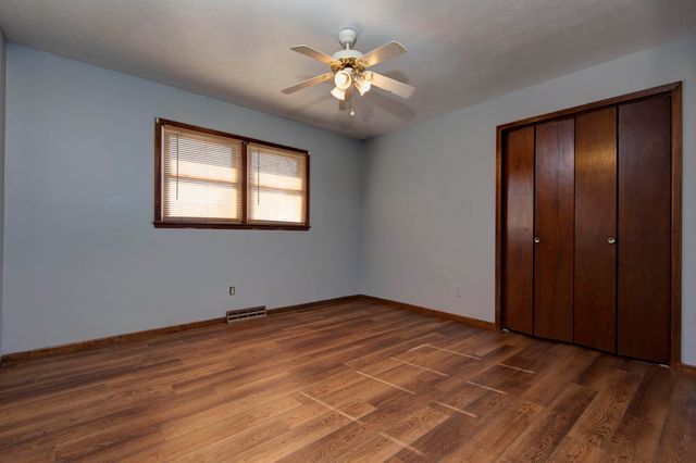 1310 E Bonaire Court, Springfield, MO 65803