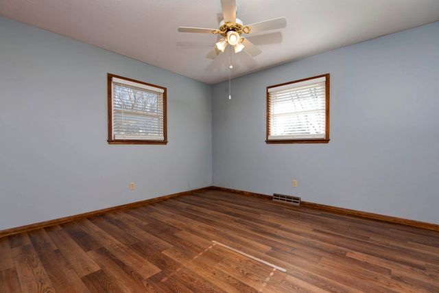 1310 E Bonaire Court, Springfield, MO 65803