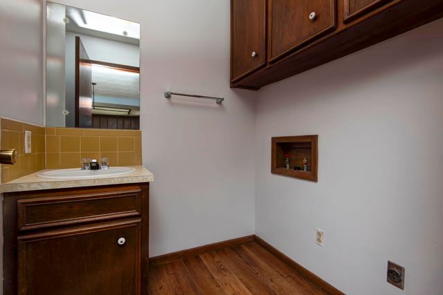 1310 E Bonaire Court, Springfield, MO 65803