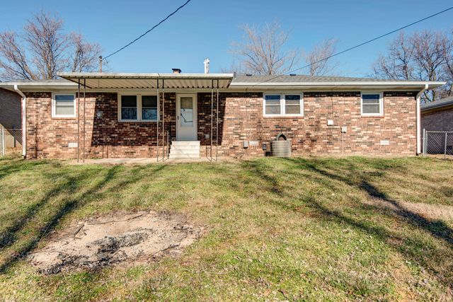 1310 E Bonaire Court, Springfield, MO 65803