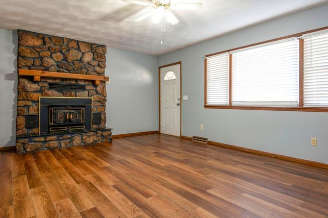 1310 E Bonaire Court, Springfield, MO 65803