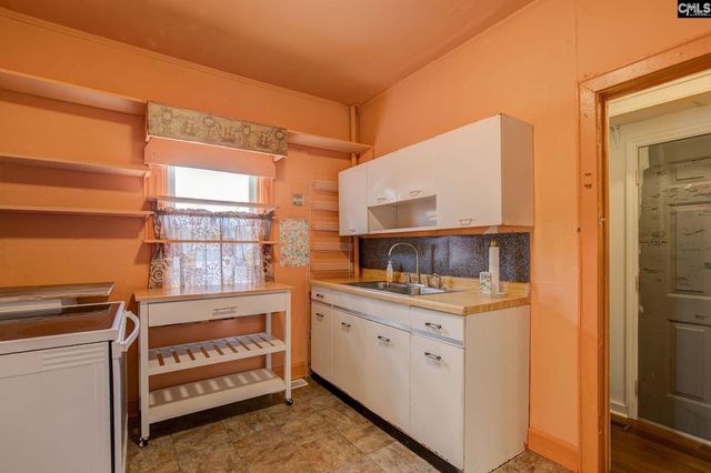 1403 Gardner Street N, Camden, SC 29020