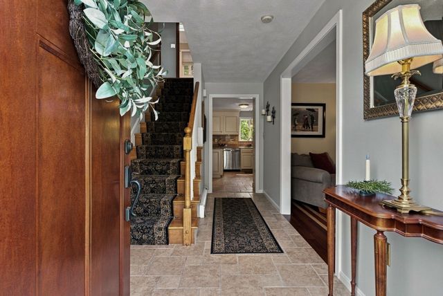 7 Doucette Dr, Marlborough, MA 01752