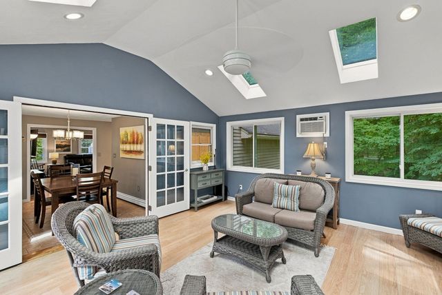 7 Doucette Dr, Marlborough, MA 01752