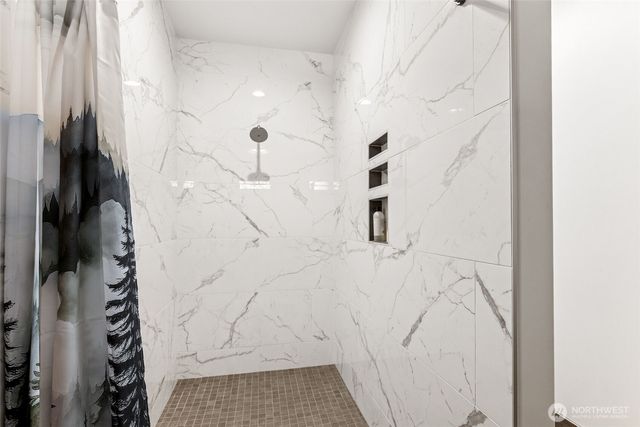 5233 Pheasant Run Lane, Anacortes, WA 98221