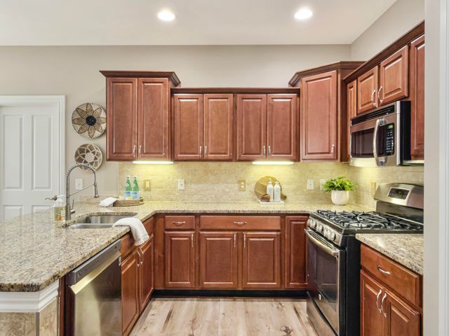 270 Village Stone Circle, Summerville, SC 29486