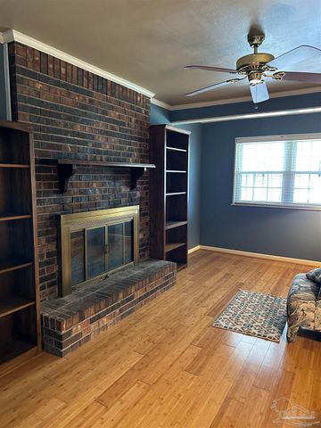 4694 Kingston Dr, Pensacola, FL 32526