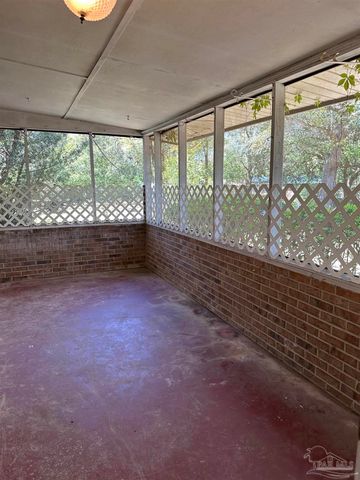 4694 Kingston Dr, Pensacola, FL 32526