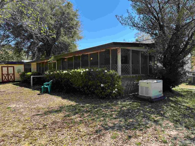 4694 Kingston Dr, Pensacola, FL 32526
