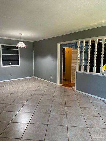 4694 Kingston Dr, Pensacola, FL 32526