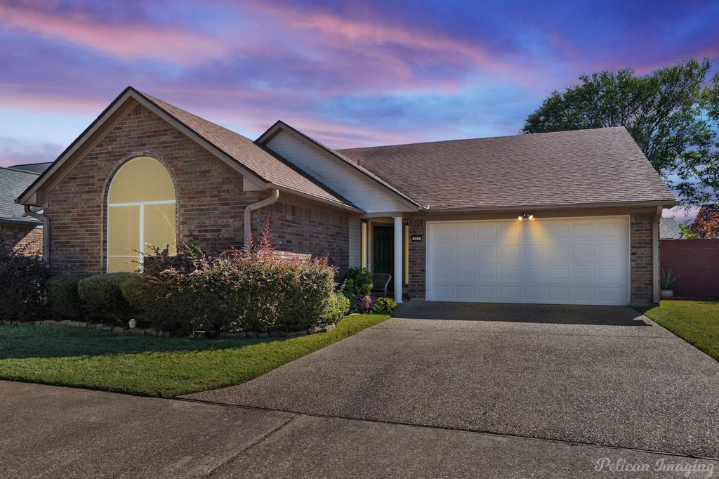 526 Red Baron Drive, Shreveport, LA 71115