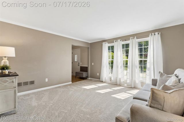 763 Whitney Drive, Rochester Hills, MI 48307