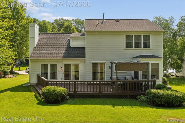 763 Whitney Drive, Rochester Hills, MI 48307