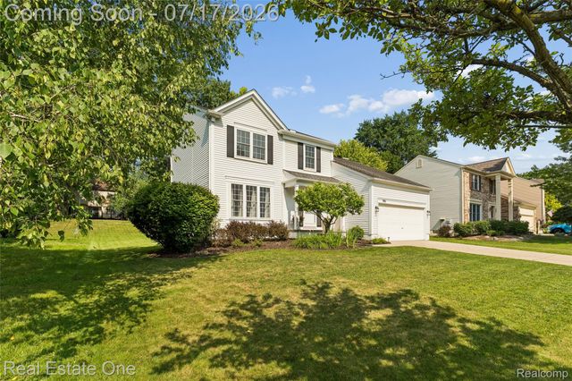 763 Whitney Drive, Rochester Hills, MI 48307