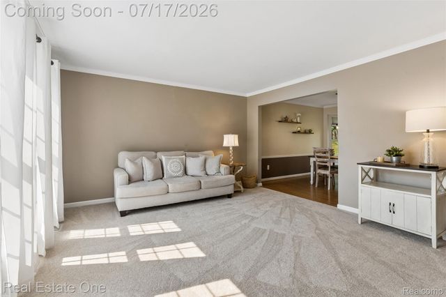 763 Whitney Drive, Rochester Hills, MI 48307