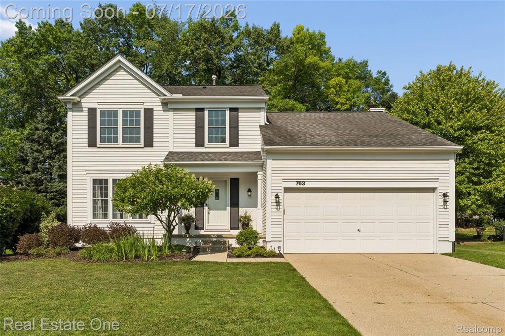763 Whitney Drive, Rochester Hills, MI 48307
