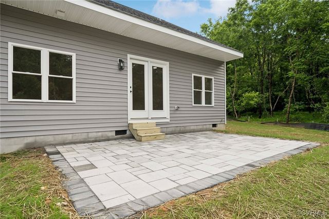 425 Palomino Dr, Louisa, VA 23093