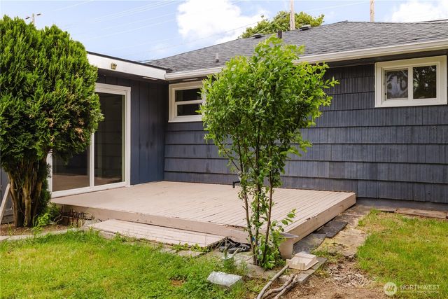 3415 9th Street, Bremerton, WA 98312