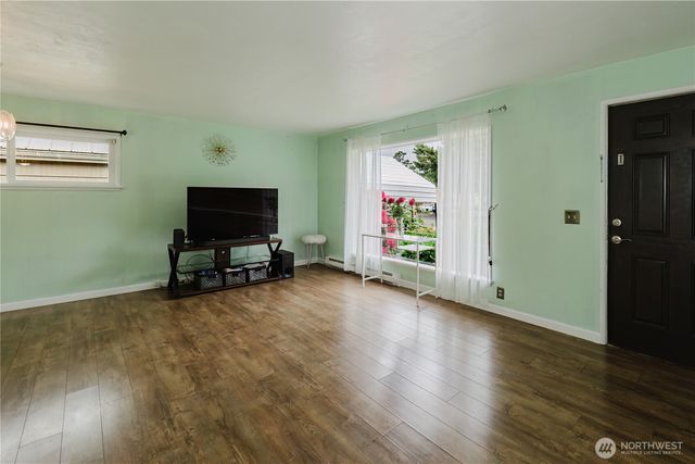 3415 9th Street, Bremerton, WA 98312