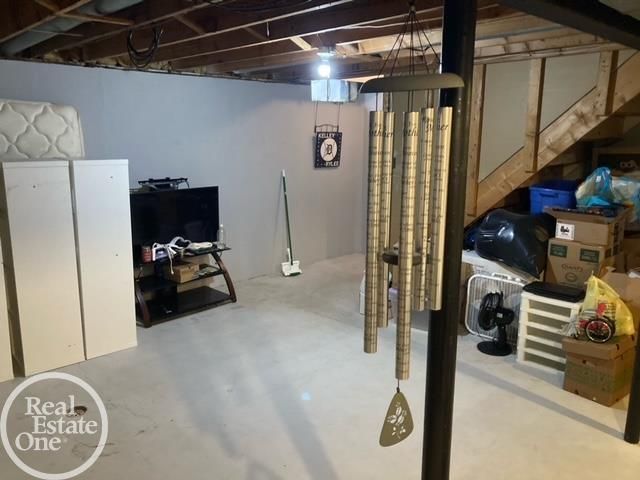 24404 Meadowbridge Road, Clinton Twp, MI 48035