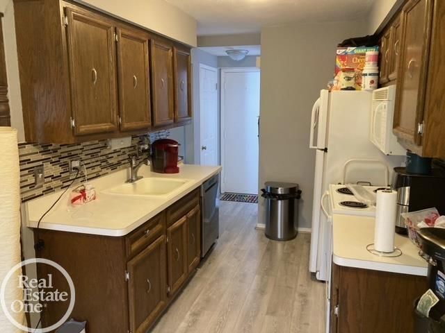 24404 Meadowbridge Road, Clinton Twp, MI 48035