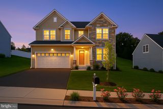 645 N PIER DR, Lancaster, PA 17603