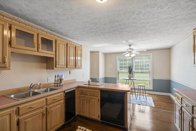 1010 Highway 48, S, Dickson, TN 37055