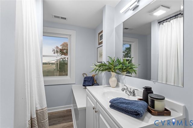 7946 Howerton Rd, Tappahannock, VA 22454