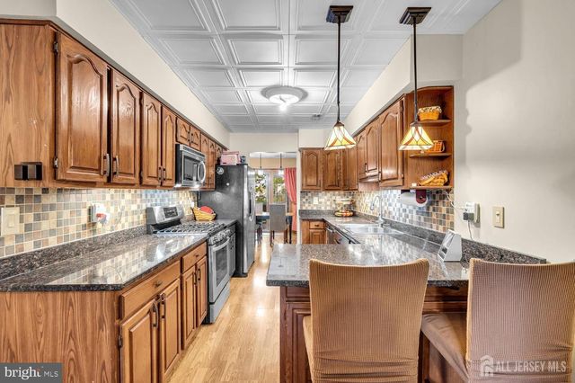 23 ASHFORD DR, Plainsboro, NJ 08536