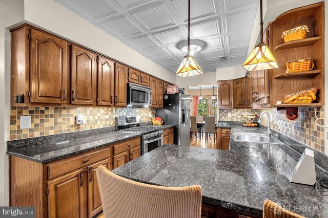 23 ASHFORD DR, Plainsboro, NJ 08536