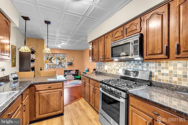 23 ASHFORD DR, Plainsboro, NJ 08536