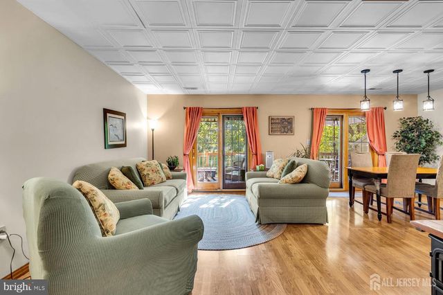 23 ASHFORD DR, Plainsboro, NJ 08536