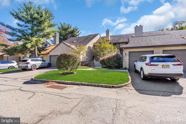 23 ASHFORD DR, Plainsboro, NJ 08536